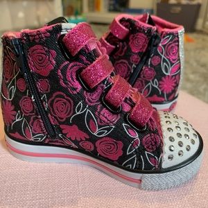 Sneakers for toddler girl so 6
